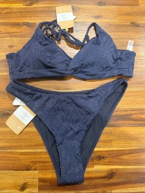 Textured Navy Two-Piece Bikini Set - Strappy Triangle Top & Classic Bottom